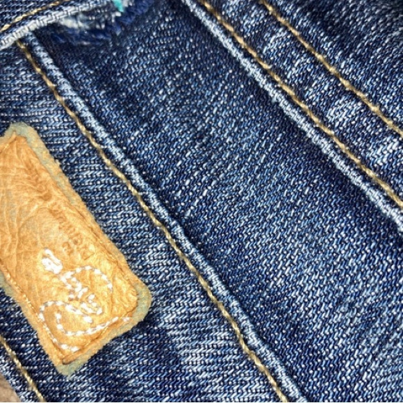 PAIGE Laurel Canyon size 27 Women’s dark wash with embroidered pockets - Picture 8 of 11